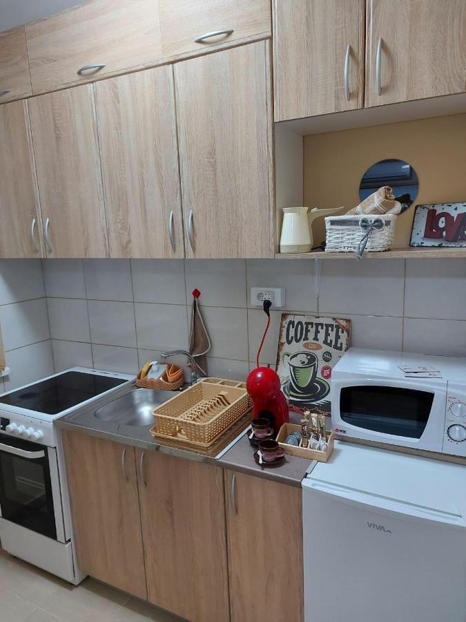 Apartman Espresso Sa Parkingom Sremska Mitrovica Eksteriør billede