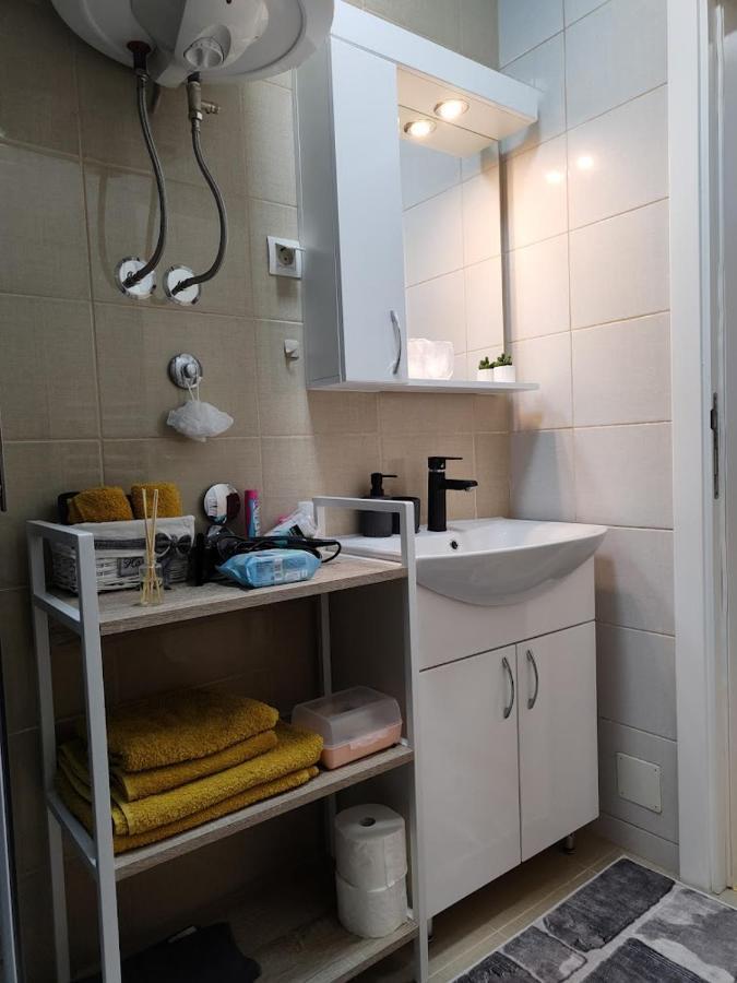 Apartman Espresso Sa Parkingom Sremska Mitrovica Eksteriør billede