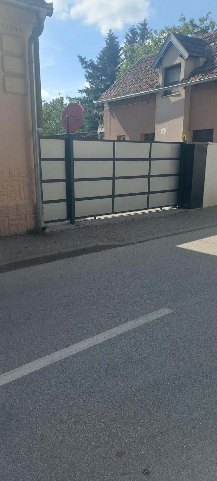 Apartman Espresso Sa Parkingom Sremska Mitrovica Eksteriør billede
